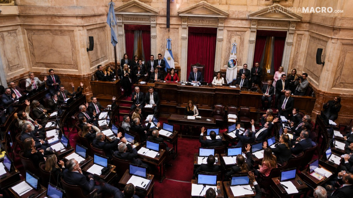 El Senado aprobó una reforma de propiedad privada recortada que ahora enfrenta Diputados